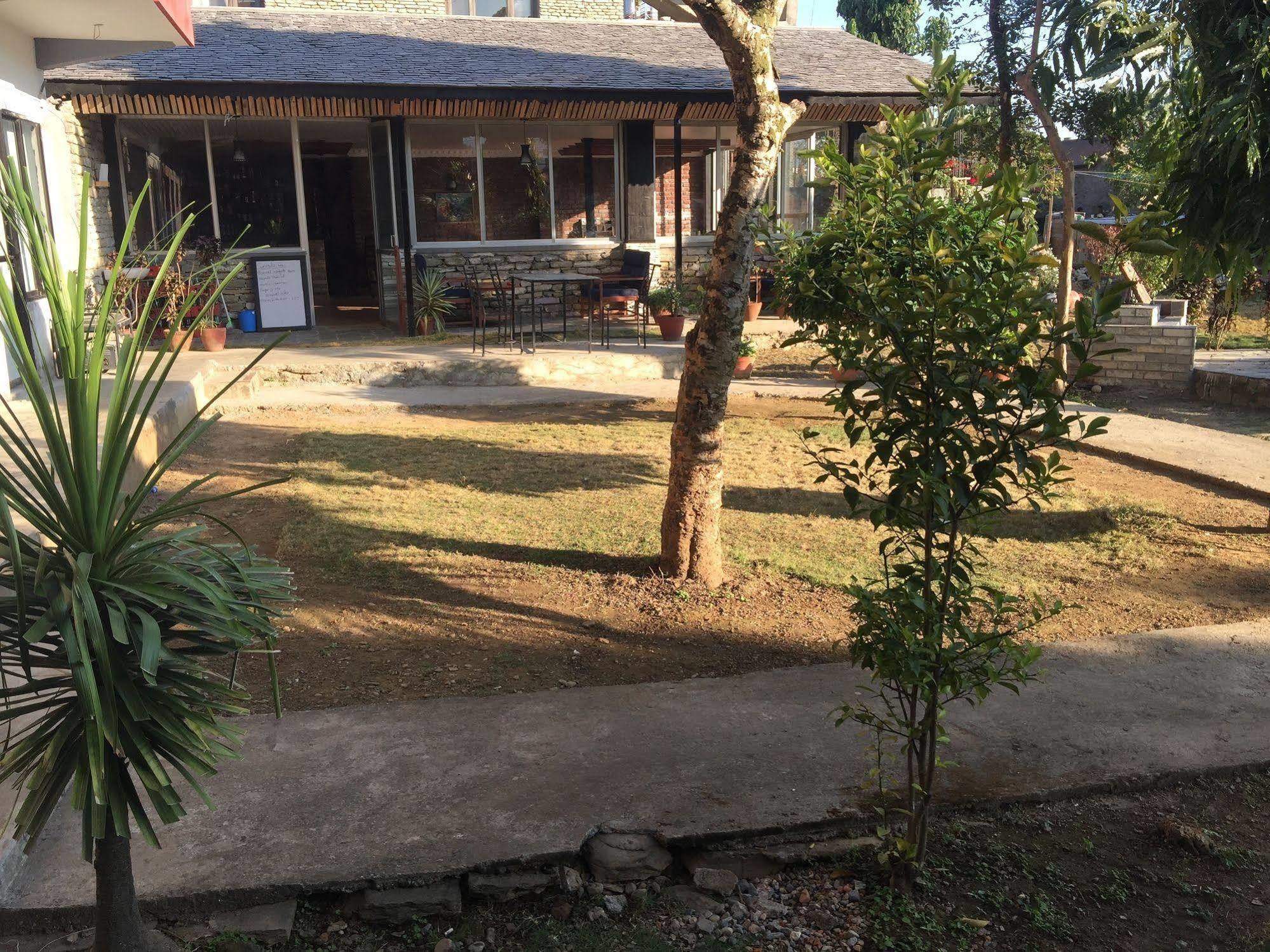 Hotel Glory Garden Pokhara Exterior foto